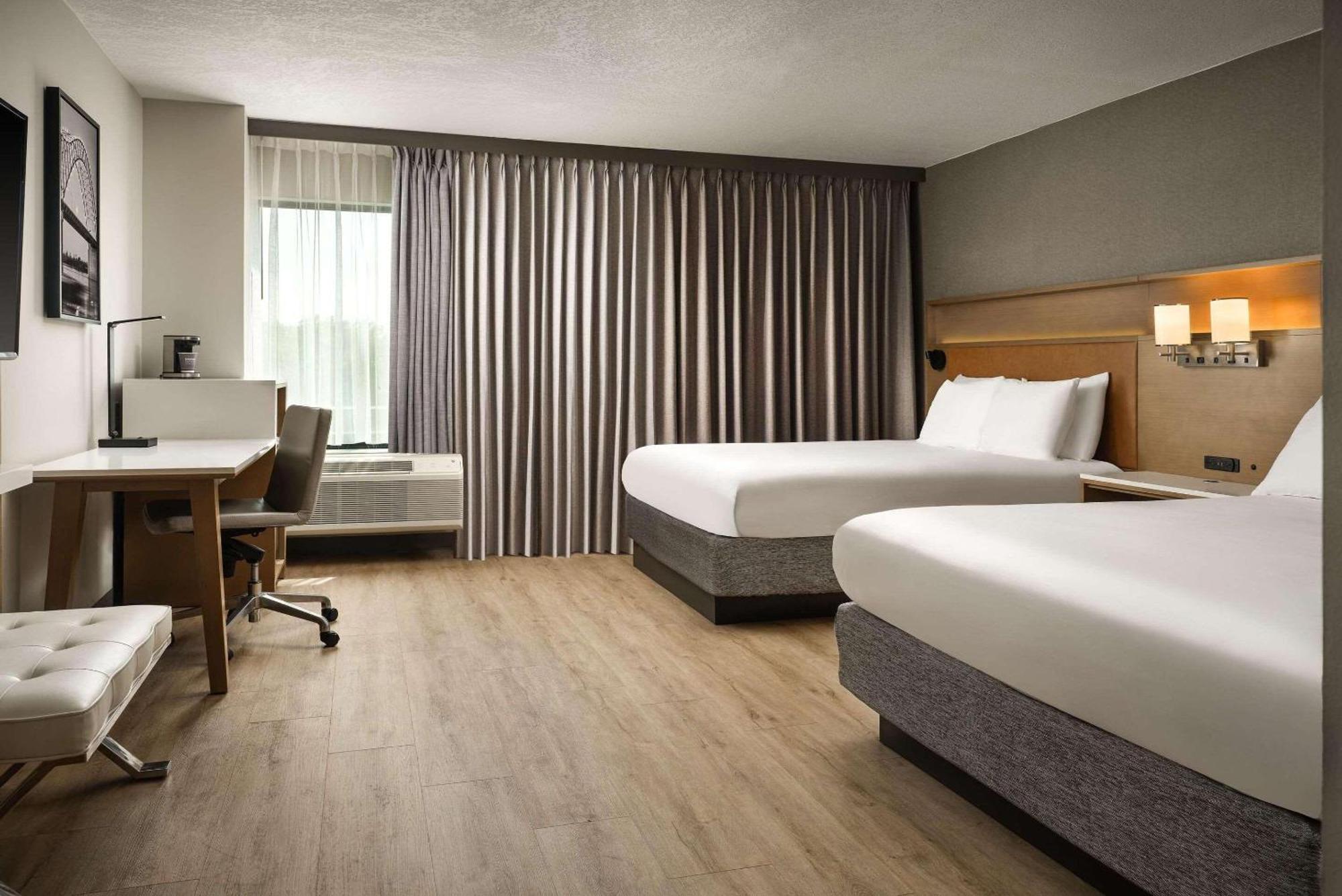 Radisson Hotel Запад Мемфис Экстерьер фото
